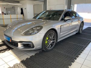 Porsche Panamera E-Hybrid 4 Edition 10 Years