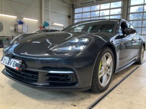 Porsche Panamera Sport Turismo 4 E-Hybrid
