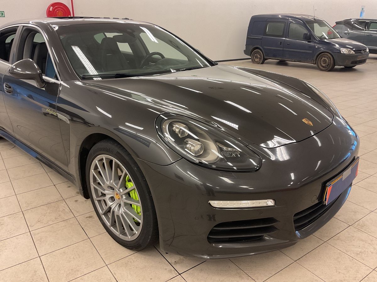 
								Porsche Panamera S E-Hybrid (Facelift) full									