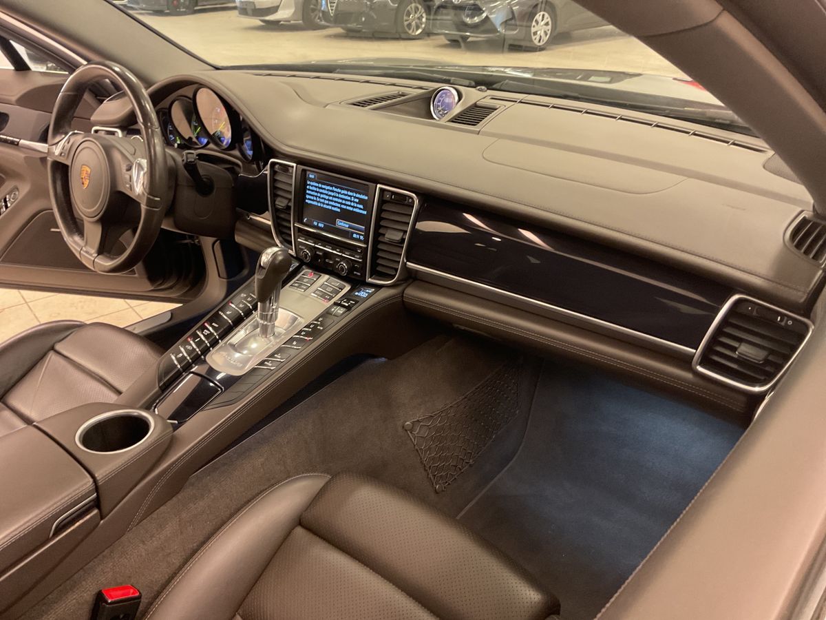 
								Porsche Panamera S E-Hybrid (Facelift) full									