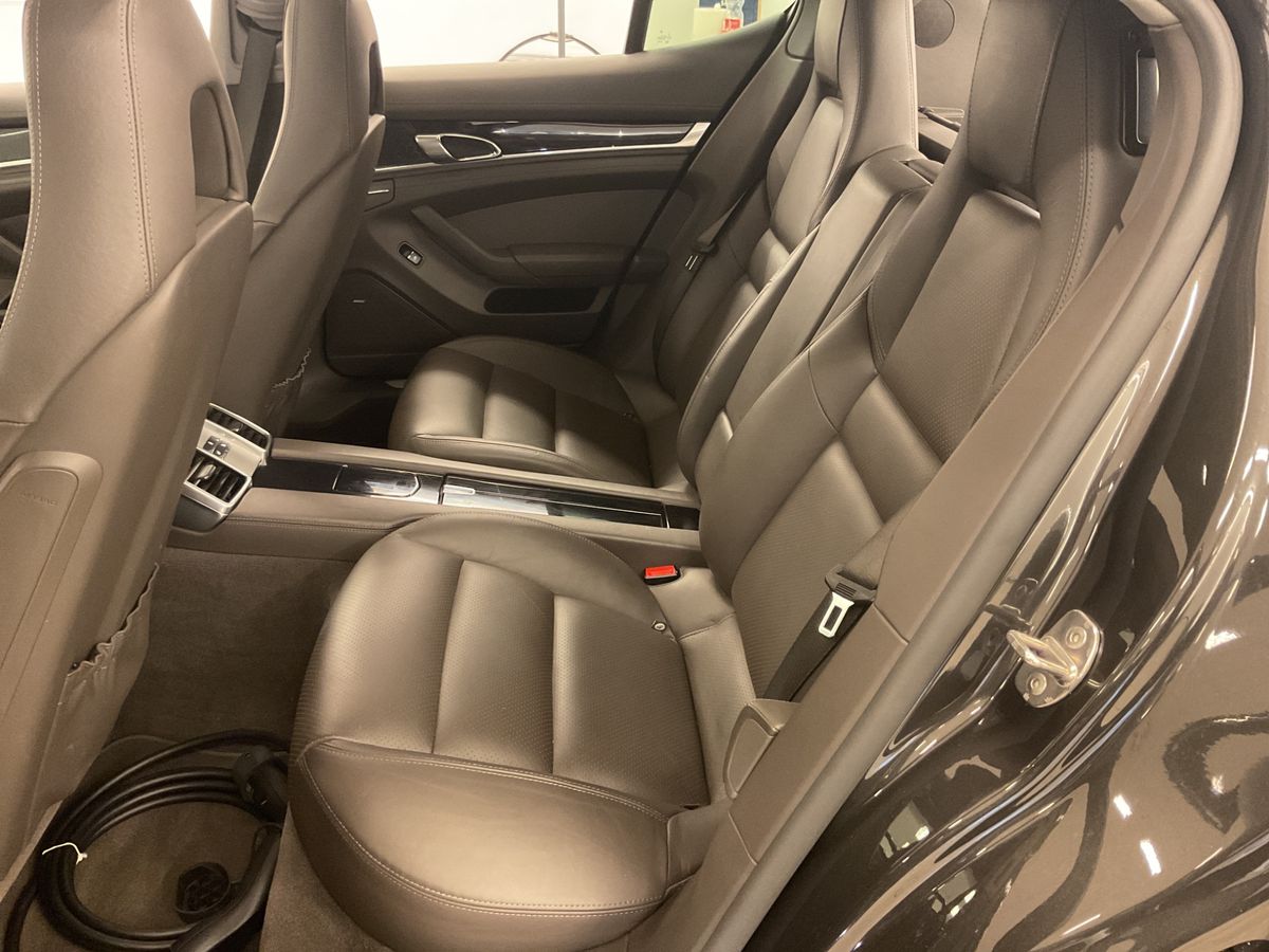 
								Porsche Panamera S E-Hybrid (Facelift) full									