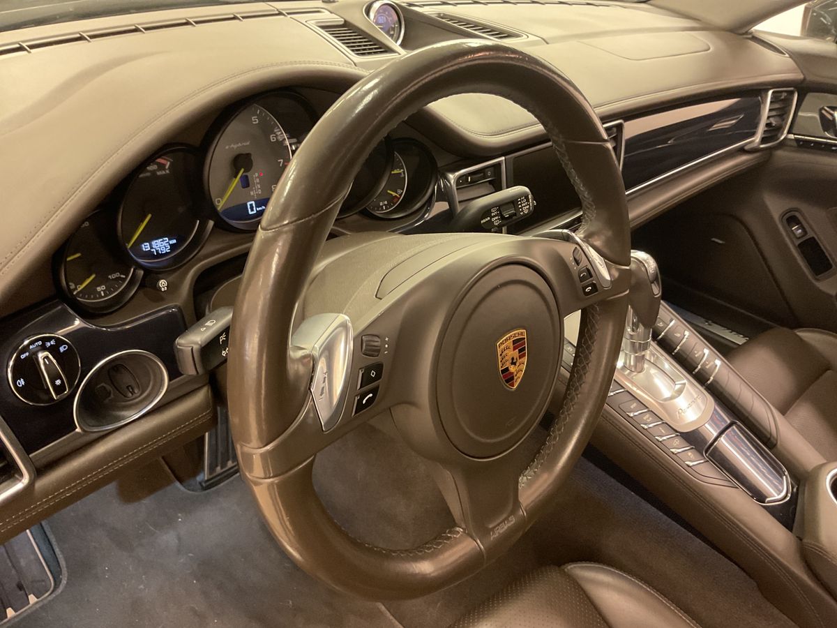 
								Porsche Panamera S E-Hybrid (Facelift) full									