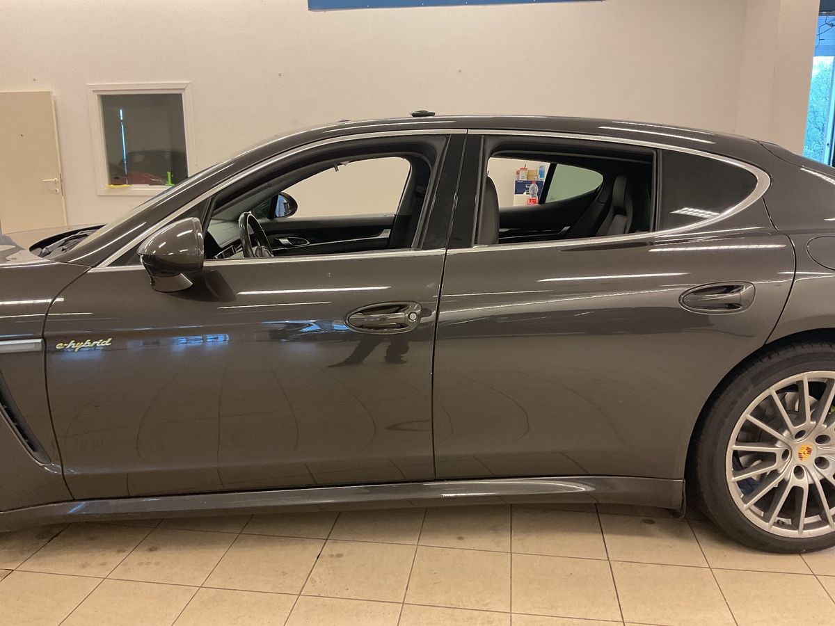 
								Porsche Panamera S E-Hybrid (Facelift) full									